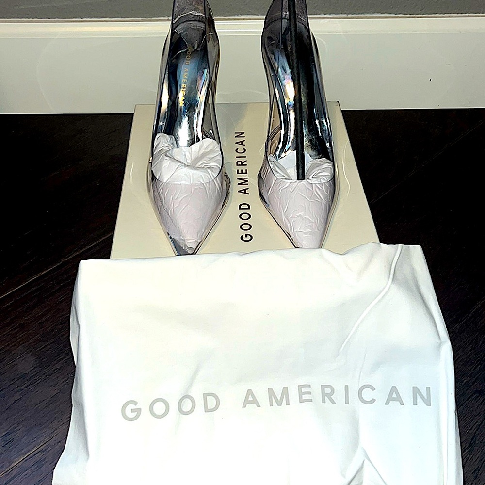 Good American Cinderella Pump Size 7